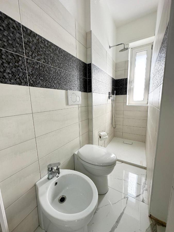 Wh - Cuore Home - Attico Monolocale Con Parcheggio Gratuito - 5 Minuti Dal Centro - Wifi San Remo Buitenkant foto