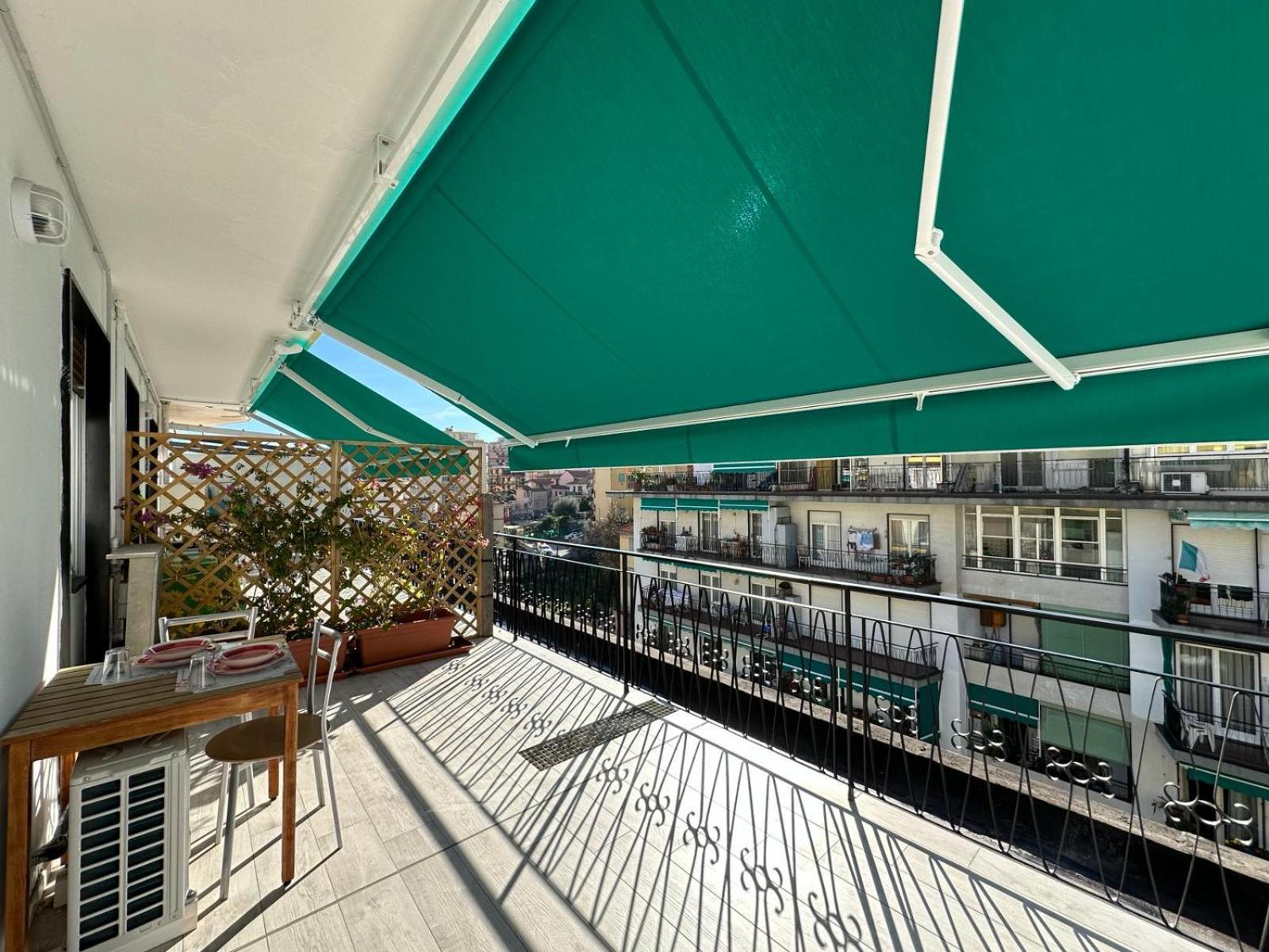 Wh - Cuore Home - Attico Monolocale Con Parcheggio Gratuito - 5 Minuti Dal Centro - Wifi San Remo Buitenkant foto